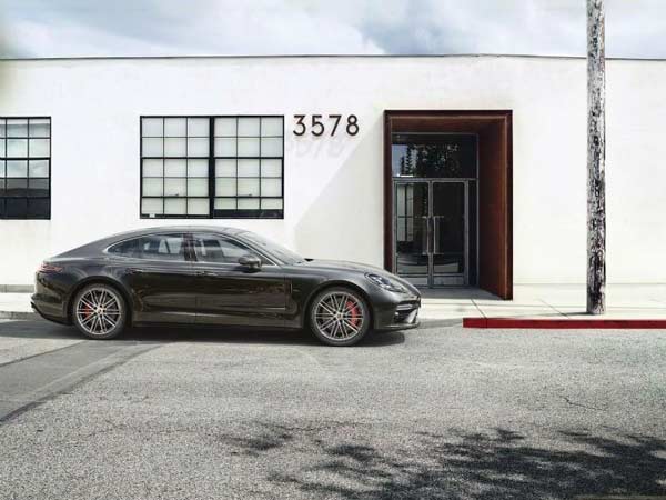 भारत में इस दिन लॉन्च होगी 2017 Porsche Panamera Turbo, जानिए क्या होगा खास?