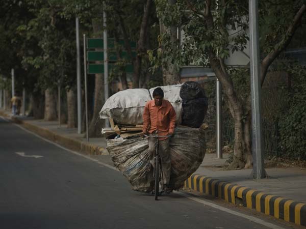...तो पैदल और साइकिल वालों के लिए प्रतिबंधित हो जाएगी प्रमुख सड़कें! जानिए क्या है सरकार की योजना?