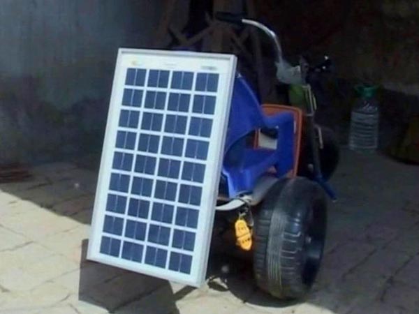 OMG: 13 साल के लड़के ने बनाई Solar Energy से चलने वाली अपनी बाइक 