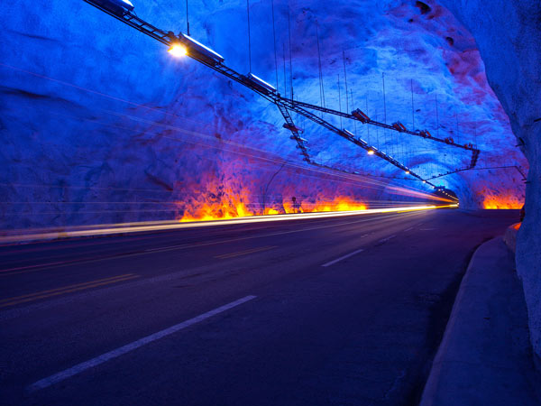 देश की सबसे लम्बी सड़क सुरंग की ये खूबियां आपको कर देगी हैरान देश की सबसे लम्बी सड़क सुरंग की ये खूबियां आपको कर देगी हैरान