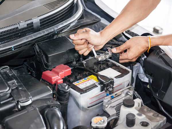 ISRO ने दिया ऑटो जगत का भविष्य बदल देने वाली बैटरी का Offer, जानिए क्यों महत्वपूर्ण है यह खबर 