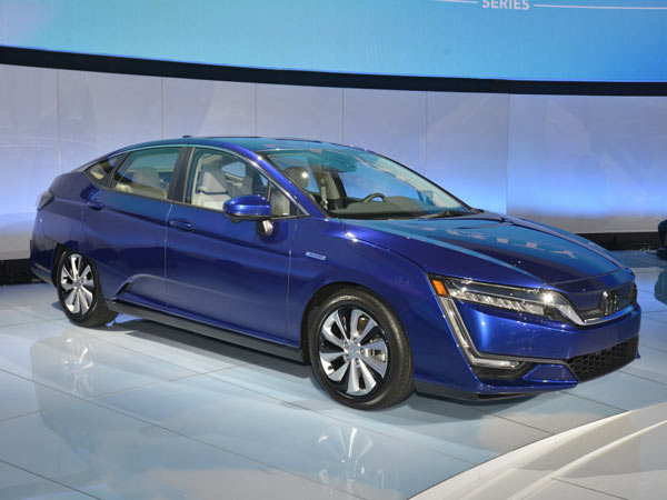होंडा ने Clarity Electric और Plug-In Hybrid का किया खुलासा