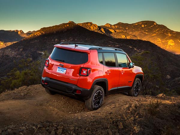सामने आ ही गई सबसे सस्ती एसयूवी Jeep Renegade की लॉन्च डिटेल