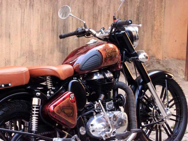 मोडिफाई होने के बाद और भी शानदार हो गई है Royal Enfield क्लासिक 500 