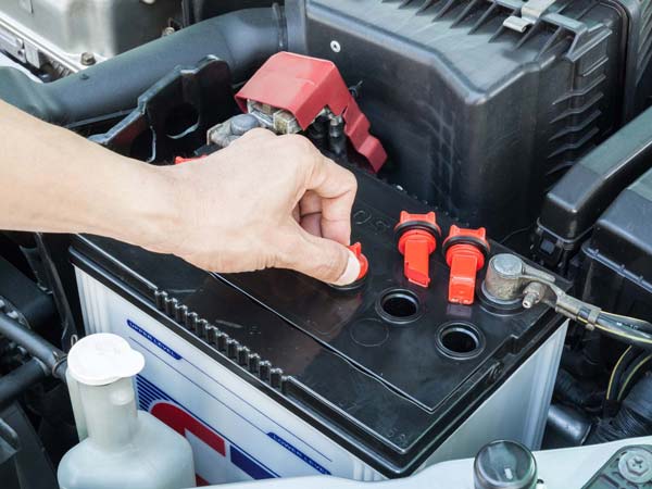 कार की बैटरी कार की बैटरी