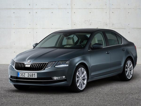 भारत की सड़कों पर हुई नई Skoda Octavia की टेस्टिंग 