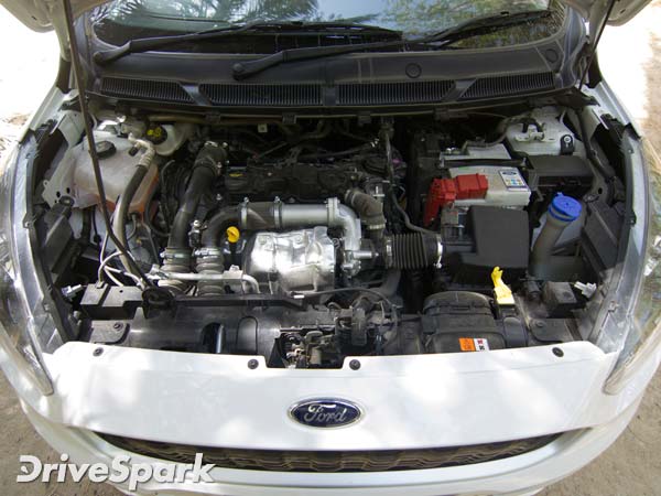 फर्स्ट ड्राइव Review: जानिए कैसी है Ford की फिगो स्पोर्ट 