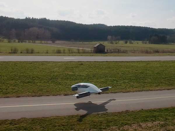 इलेक्ट्रिक फ्लाइंग कार का हुआ सफल परीक्षण, अब ट्रांसपोर्ट में आएगा क्रांतिकारी बदलाव इलेक्ट्रिक फ्लाइंग कार का हुआ सफल परीक्षण, अब ट्रांसपोर्ट में आएगा क्रांतिकारी बदलाव