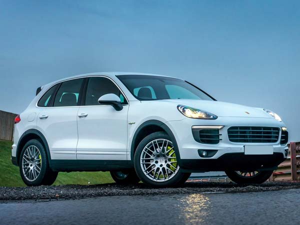 #IPLturns10: IPL टीम और उनके मालिकों की शानदार व लक्जरी कारें #IPLturns10: IPL टीम और उनके मालिकों की शानदार व लक्जरी कारें