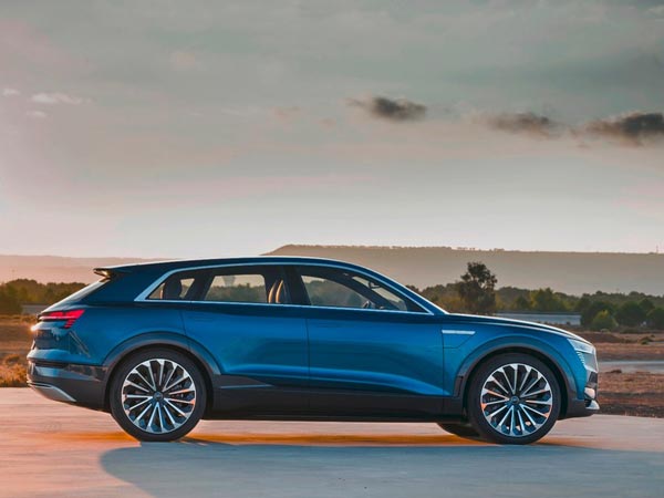 ऑडी की e-Tron Quattro की बुकिंग हुई शुरू, जानिए इस All-Electric SUV की खास बातें