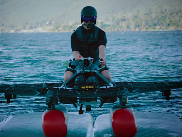 वीडियोः Google की फाउंडर ने भरी पहली फ्लाइंग कार 'किट्टी हॉक' से उड़ान 