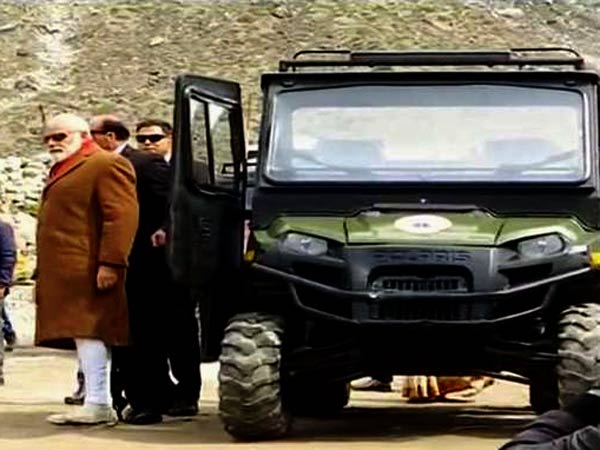 पहाड़ी क्षेत्रों की Boss है यह खास गाड़ी, PM मोदी ने की केदारनाथ यात्रा