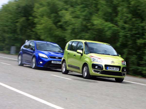 Highway पर ड्राइविंग के कुछ सेफ्टी टिप्स, जो दुर्घटनाओं से आपको दिलाएंगे निजात Highway पर ड्राइविंग के कुछ सेफ्टी टिप्स, जो दुर्घटनाओं से आपको दिलाएंगे निजात