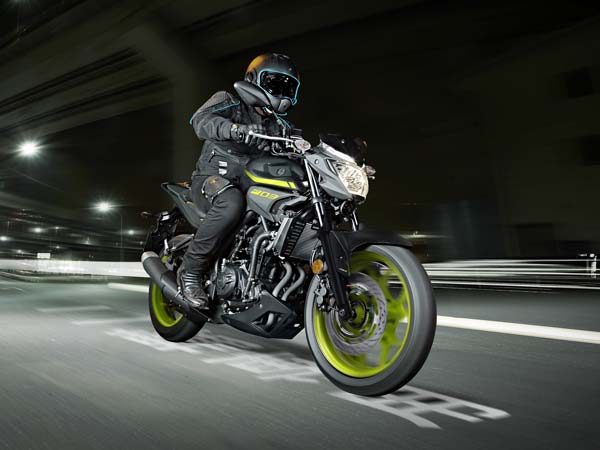 नए कलर में और भी शानदार हो गई है यामाहा YZF-R3 और MT-03 मॉडल