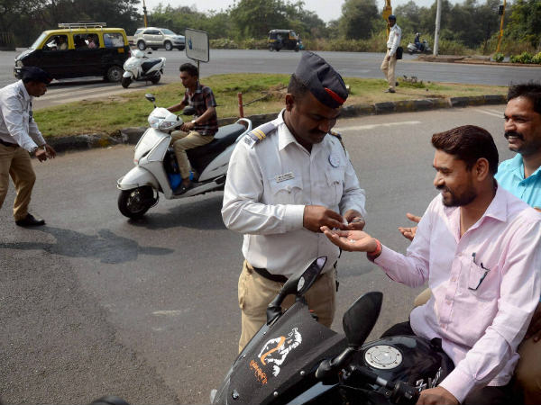 अब Paytm के जरिए भर सकते हैं ट्रैफिक चालान