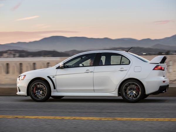 एक बार फिर नए अंदाज में दस्तक देगी मित्सुबिशी की लांसर