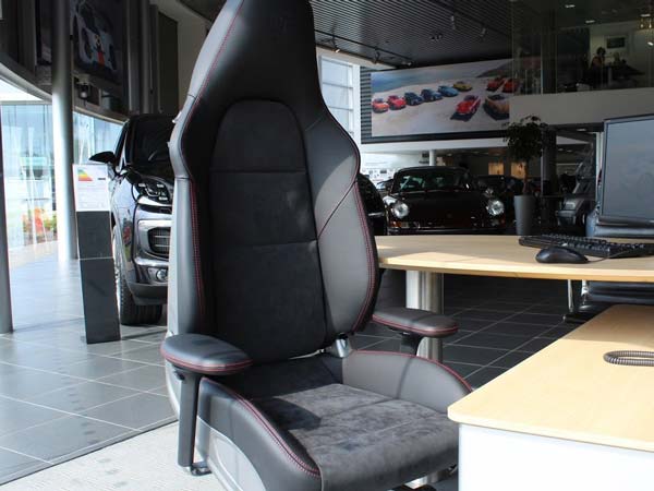 पॉर्श की इस लक्जरी कुर्सी की कीमत है 4.22 लाख, जानिए क्यों? 