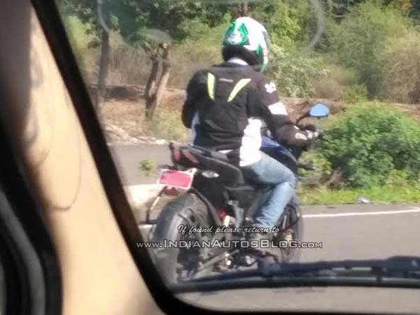 सामने आई बजाज पल्सर एनएस 160 की स्पाई पिक्स, जाने खासियत सामने आई बजाज पल्सर एनएस 160 की स्पाई पिक्स, जाने खासियत