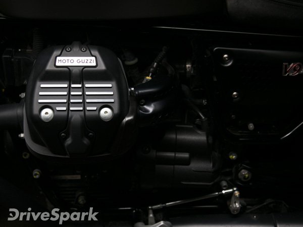 शानदार विरासत की आधुनिक इमारत है मोटो गुजी वी 9 बॉबर 