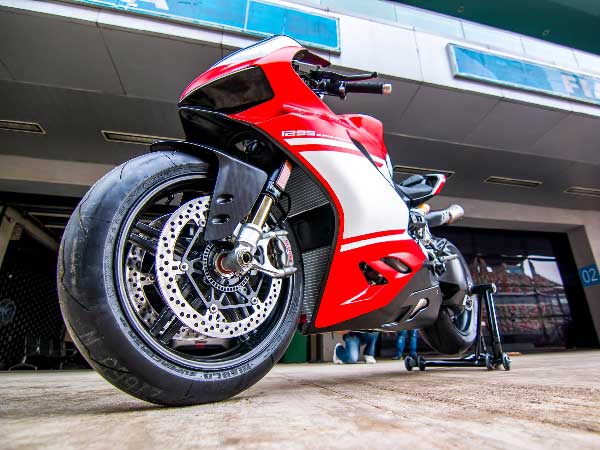 इस व्यवसाई ने खरीदी 1.12 करोड़ की इकलौती डुकाती 1299 सुपरलेगेरा