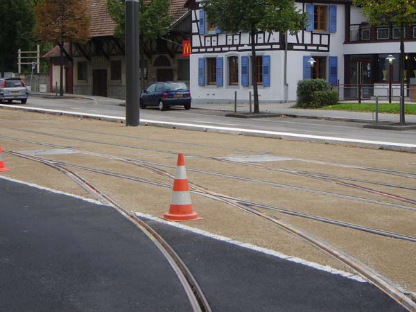 वीएलसी प्लेयर और ट्रैफिक सेफ्टी कोन एक जैसे दिखते हैं, जानते हैं क्यों? वीएलसी प्लेयर और ट्रैफिक सेफ्टी कोन एक जैसे दिखते हैं, जानते हैं क्यों?