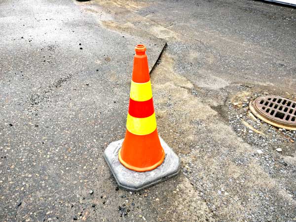 वीएलसी प्लेयर और ट्रैफिक सेफ्टी कोन एक जैसे दिखते हैं, जानते हैं क्यों? वीएलसी प्लेयर और ट्रैफिक सेफ्टी कोन एक जैसे दिखते हैं, जानते हैं क्यों?