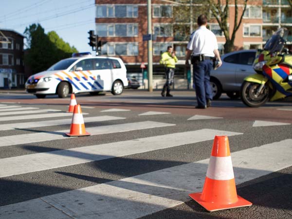 वीएलसी प्लेयर और ट्रैफिक सेफ्टी कोन एक जैसे दिखते हैं, जानते हैं क्यों? वीएलसी प्लेयर और ट्रैफिक सेफ्टी कोन एक जैसे दिखते हैं, जानते हैं क्यों?