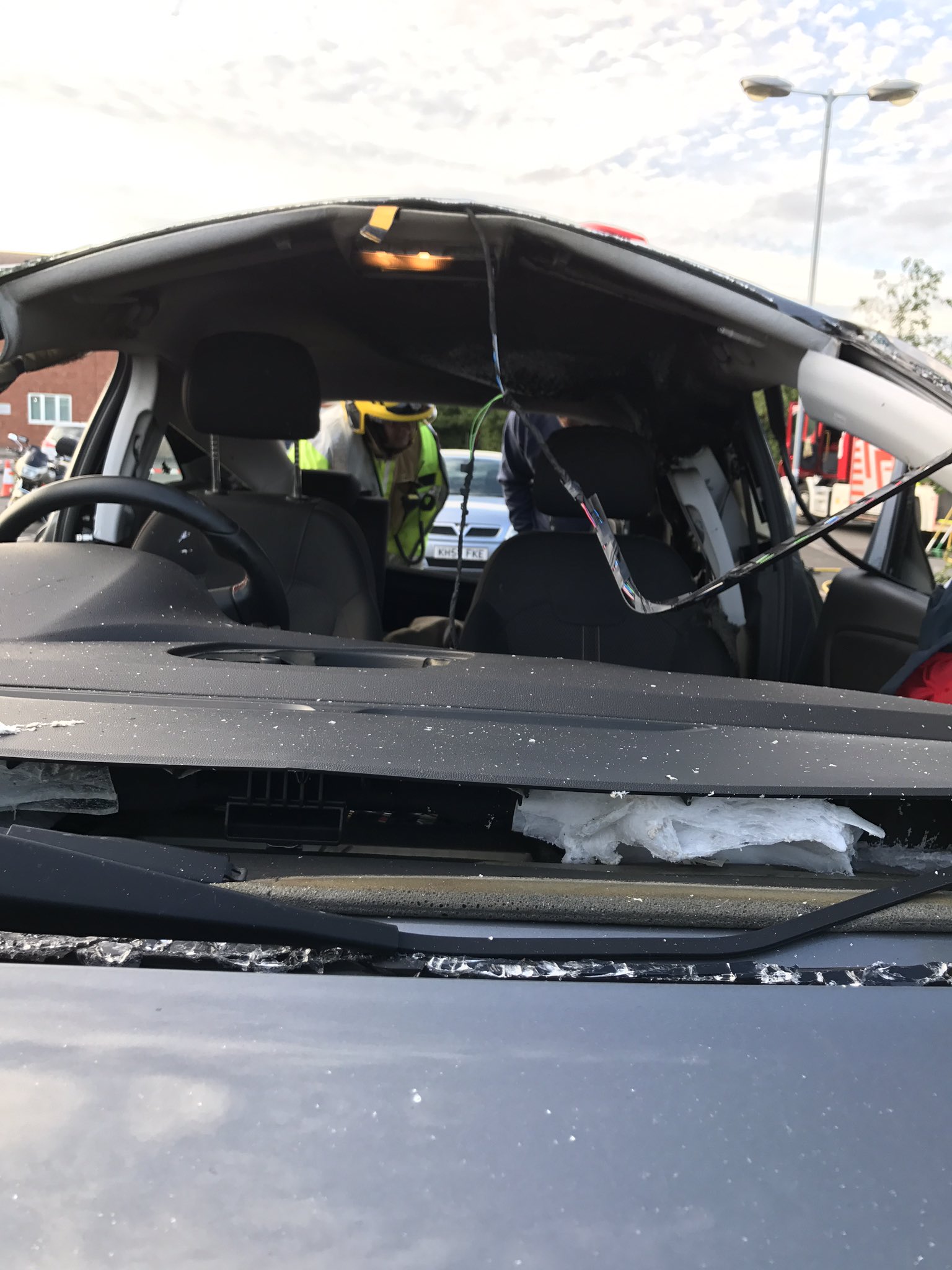 एयर फ्रेशनर या परफ्यूम से भी वाहन हो सकता है विस्फोट, हो जाएं सावधान एयर फ्रेशनर या परफ्यूम से भी वाहन हो सकता है विस्फोट, हो जाएं सावधान