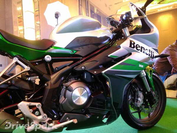 भारत में लॉन्च हुई बेनेली 302 आर, कीमत 3.48 लाख