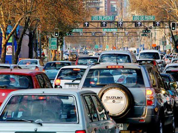 सड़कों पर ही नहीं एक दिन पूरे देश के बड़े भू-भाग पर कब्जा कर लेंगी गाड़ियां सड़कों पर ही नहीं एक दिन पूरे देश के बड़े भू-भाग पर कब्जा कर लेंगी गाड़ियां