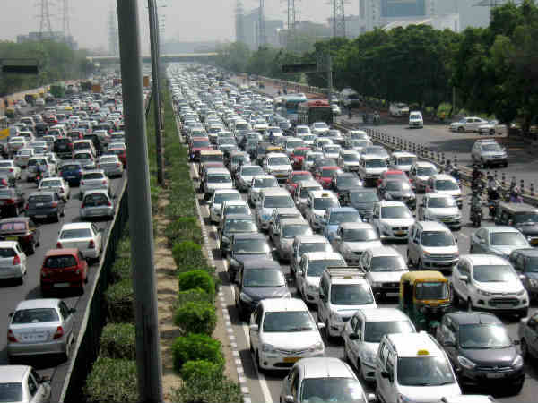 कमबख्त! इस दिल्ली ने तो रूला के छोड़ा... कमबख्त! इस दिल्ली ने तो रूला के छोड़ा...