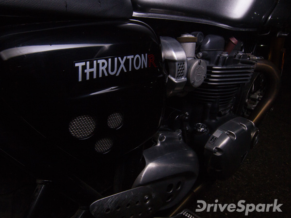 रिव्यूः एक शानदार कैफे रेसर बाइक है ट्राएंफ थ्रक्सटन आर 