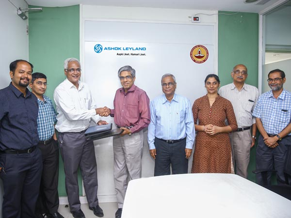 बैटरी इंजीनियरिंग सेंटर के लिए अशोक लेलैंड और आईआईटी मद्रास आए साथ