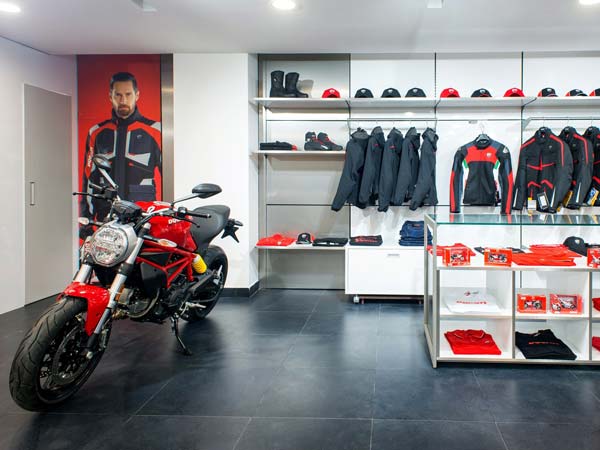 डुकाती ने बढ़ाया एक और कदम, कोलकाता में डीलरशिप का उद्घाटन