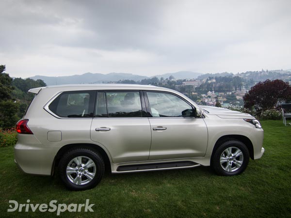 लेक्सस इंडिया ने की बड़ी रणनीतिक घोषणा, टोयोटा से नहीं रहेगा कोई मतलब