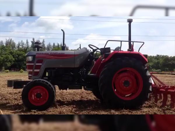 महिन्द्रा ने बढ़ाया एक और क्रांतिकारी कदम, देश का पहला ड्राइवरलेस ट्रैक्टर पेश 