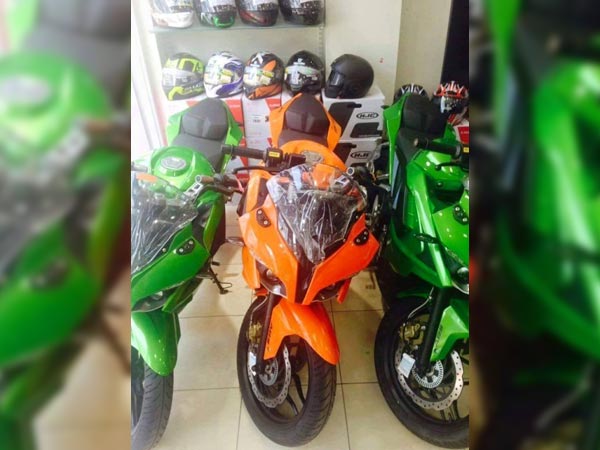 नए कलर ऑप्शन में दिखा बजाज पल्सर आरएस200, डीलरशिप से हुआ स्पॉट नए कलर ऑप्शन में दिखा बजाज पल्सर आरएस200, डीलरशिप से हुआ स्पॉट