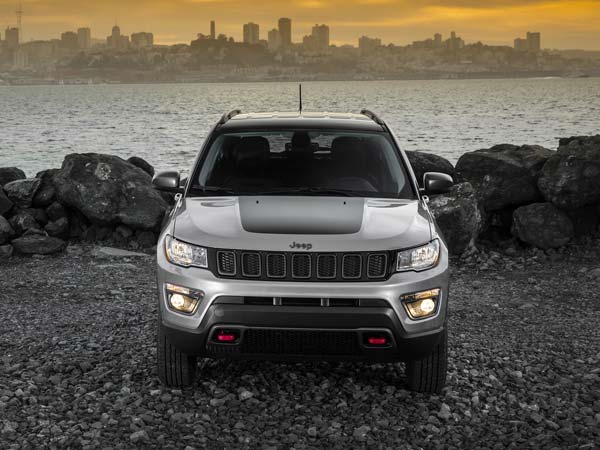 जीप इंडिया ने शुरू किया कम्पॉस के ऑफ-रोडिंग केन्द्रित ट्रेलहॉक एडिशन का प्रोडक्शन