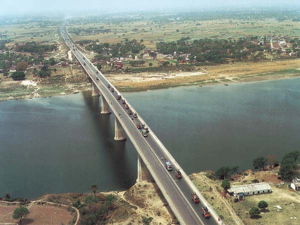 34 हजार किमी सड़कों का जाल बिछाएगी सरकार, भारतमाला प्रोजेक्ट बनेगा आधार