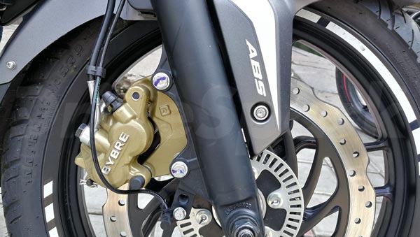 अब एबीएस के साथ भी उपलब्ध है बजाज पल्सर एनएस200, भारत में हुई लॉन्च