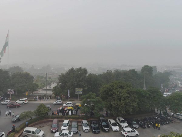 अगर इन उपायों पर हो विचार तो ट्रैफिक और पोल्यूशन का निकल सकता है सोल्यूशन