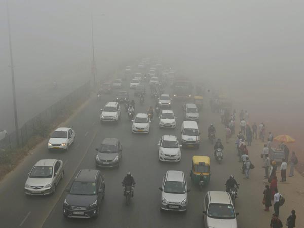 राजधानी दिल्ली में हुआ ऑड-इवेन की घोषणा, टैक्सी, बाइक और ऑटो को छूट