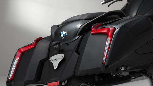 भारत में लॉन्च हुई नई टूरर बाइक बीएमडब्ल्यू के 1600 बी, कीमत और फीचर्स जानें