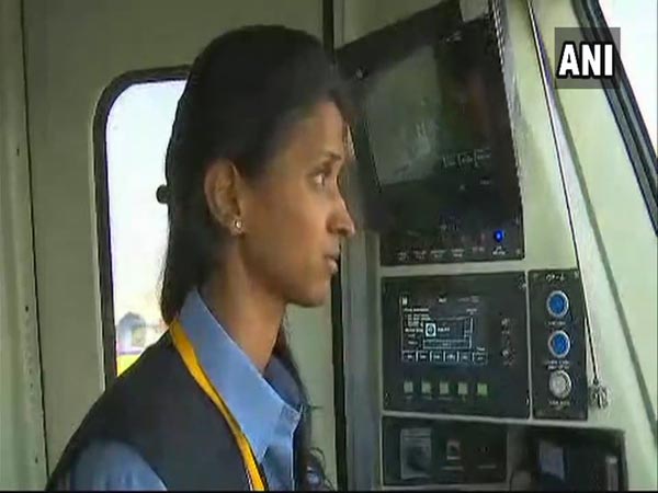 हैदराबाद भी बन गया मेट्रो सिटी, जानें सबसे महंगी मेट्रो की 10 बड़ी बातें हैदराबाद भी बन गया मेट्रो सिटी, जानें सबसे महंगी मेट्रो की 10 बड़ी बातें