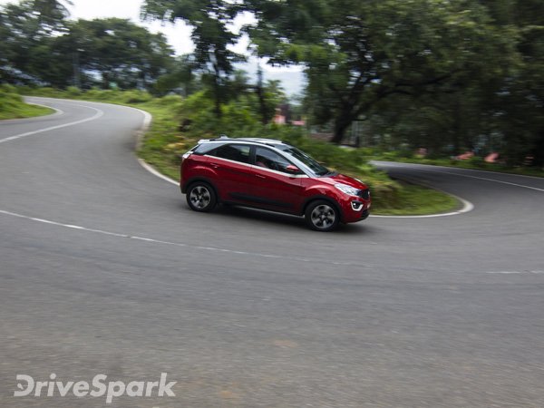 टाटा नेक्सन का 10,000 वां यूनिट रोल आउट, कम्पटिटर के लिए बजी खतरे की घंटी