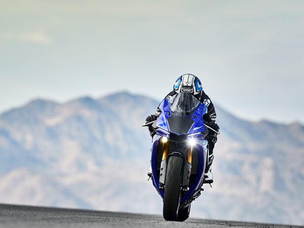 यामाहा ने लॉन्च किया नई सुपरबाइक वाईजेडएफ-आर 1, कीमत और स्पेशिफिकेशन जानें