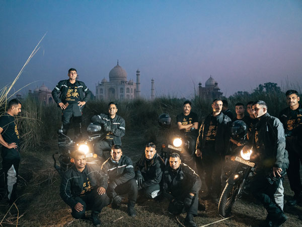 एनएसजी कंमांडो वाली आरई स्टीथ ब्लैक क्लाकिस 500 अब आपके लिए भी है उपलब्ध 