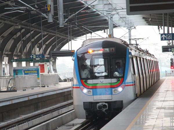 राजधानी दिल्ली को प्रदुषण से मुक्ति के लिए चाहिए 10 हजार बसें