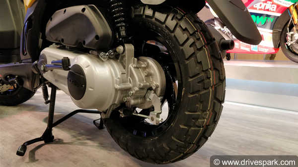 ऑटो एक्सपो 2018: स्पोर्टी फीचर्स और लुक के साथं अप्रिलिया 125 स्टॉर्म स्कूटर भारत में अन्वेल 