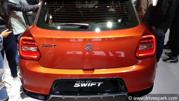 ऑटो एक्सपो 2018: मारुति सुजुकी ने लॉन्च की न्यू-जनरेशन स्विफ्ट - जानें कीमत, एवरेज, स्पेसिफिकेशन, फीचर्स, तस्वीरें और भी बहुत कुछ